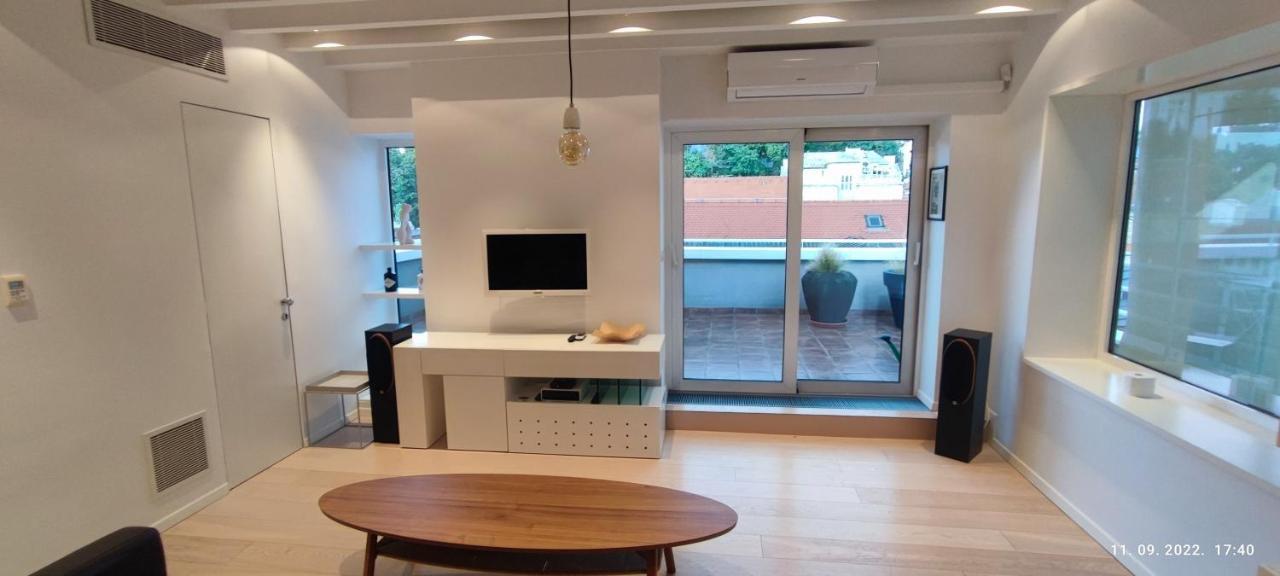 Artissimo Roofterace Apartment ซาเกร็บ ภายนอก รูปภาพ